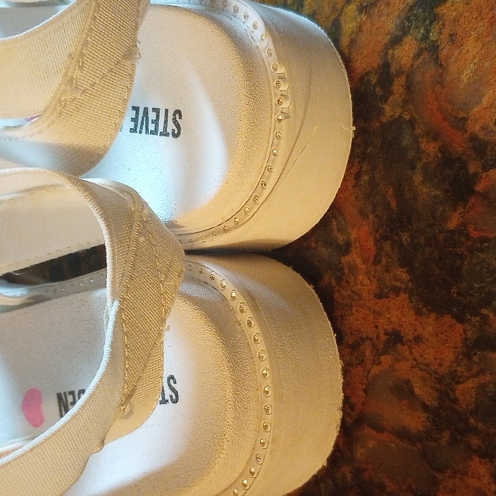 Steve Madden Sandal - Picture 5 of 9